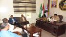 رئيس انتقالي حضرموت يلتقي مدير مكتب الشباب والرياضة بالساحل ورئيس رابطة نادي الشعب ...
